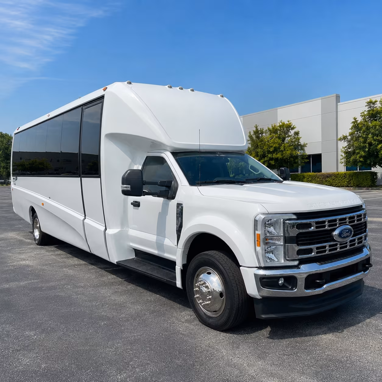 corporate airport transfer buses between salem and pdx