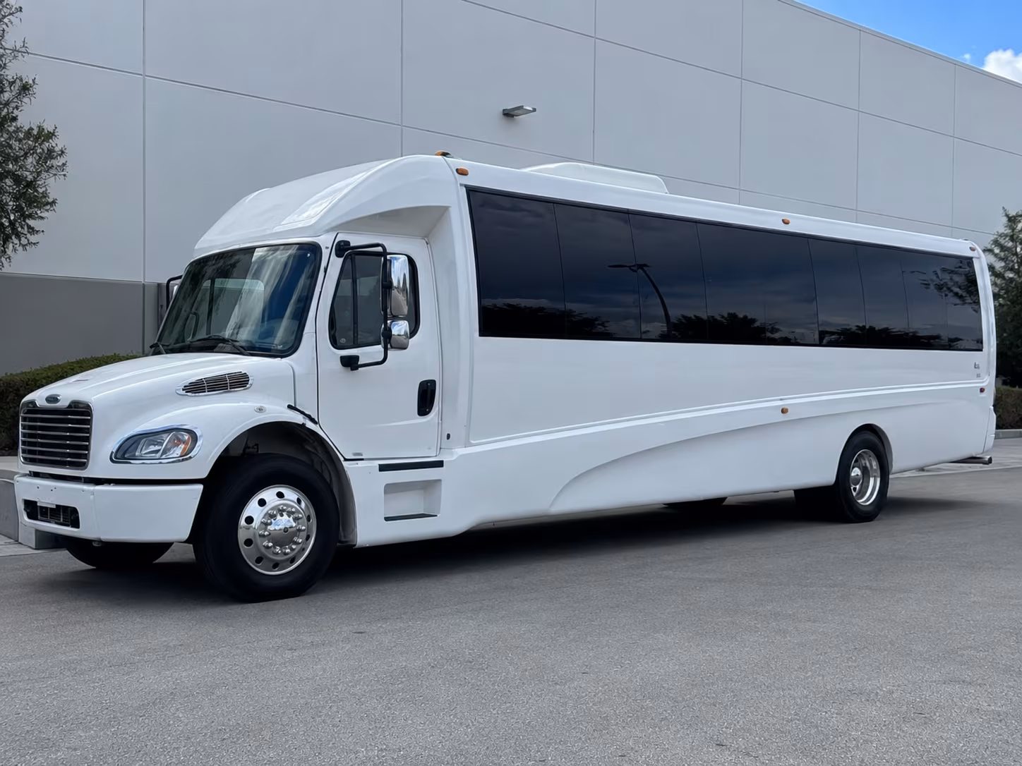 salem party bus