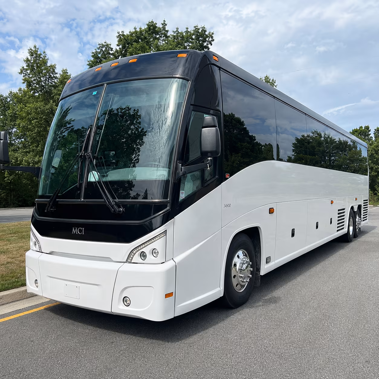 university and college group airport transfers near salem